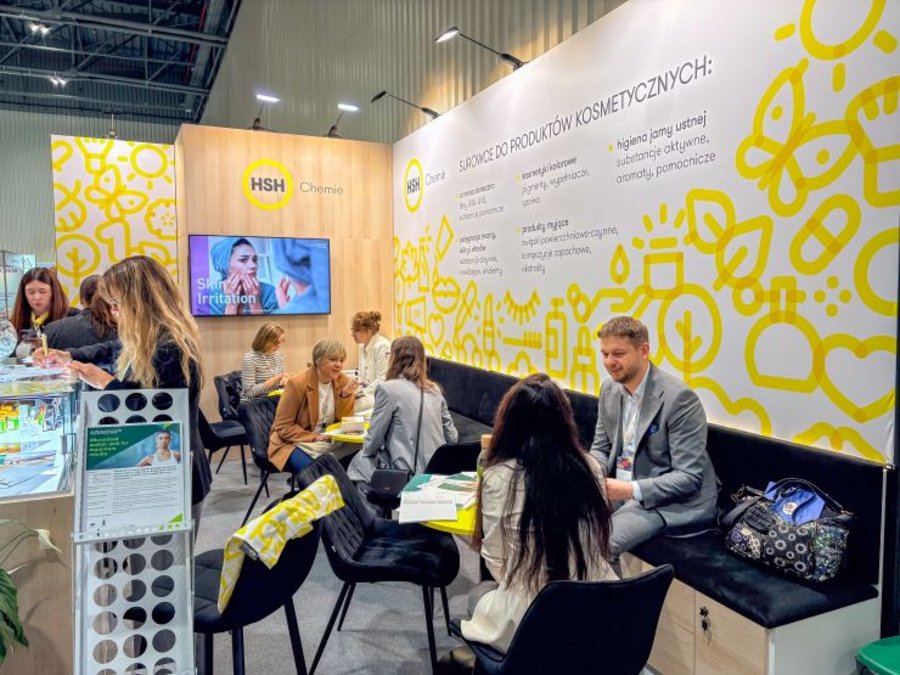 Skincare formulation ingredient discussions at the HSH Chemie booth during PCI Days 2026.